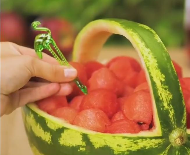 Osviežujúci melónový košík Osviežujúci melónový košík